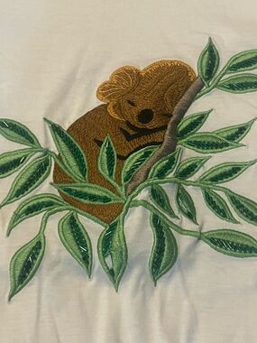 ESCADA KOALA EMBROIDERED BEADED TEE 38 made in Italy rare designer t shirt